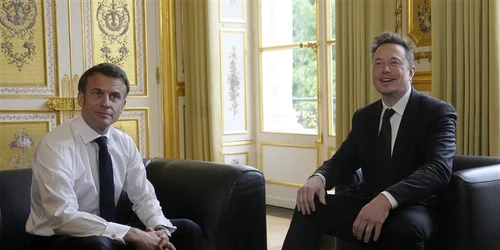 Emmanuel Macron si Elon MUsk foto epa efe jpg