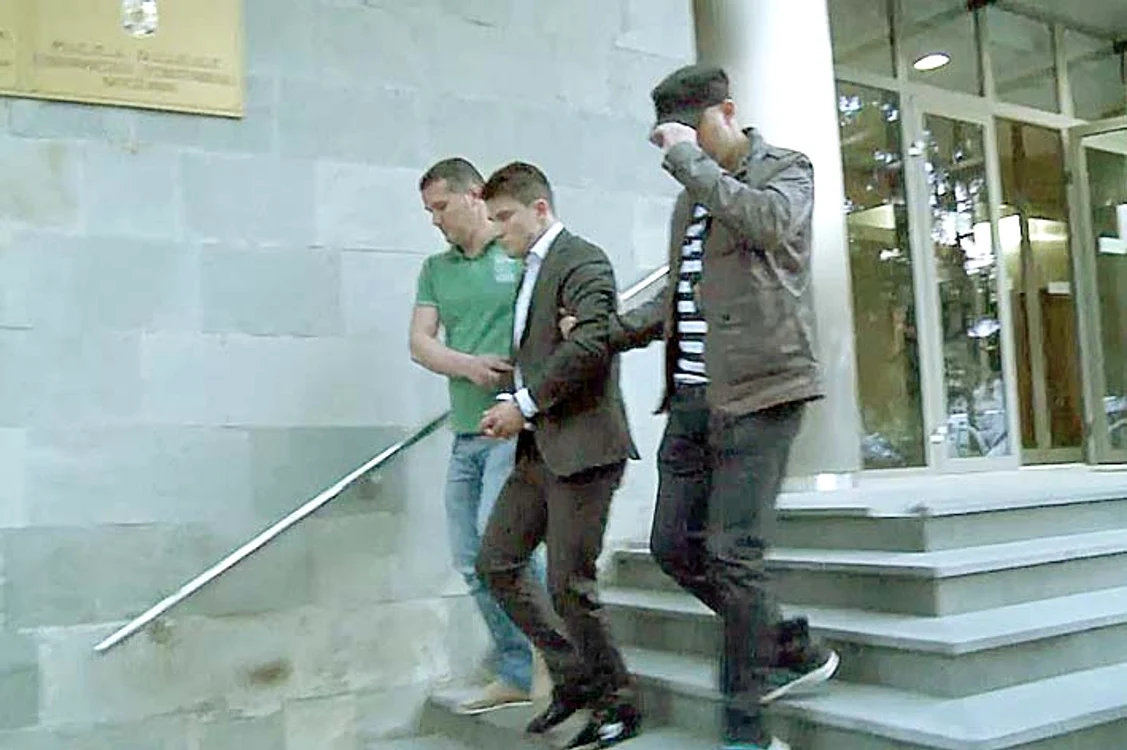 Mirele a fost săltat de poliţişti în timp ce făcea nota de plată la restaurant