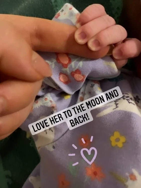 
    Aceasta este prima imagine publicată de Olimpia Melinte după ce a născutfoto: arhiva personală/Instagram  