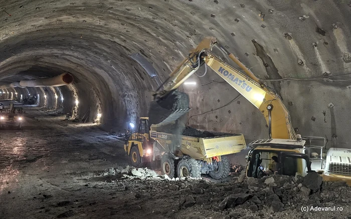 Lucrări pe șantierul A1 Lugoj - Deva. Foto: Daniel Guță. ADEVĂRUL