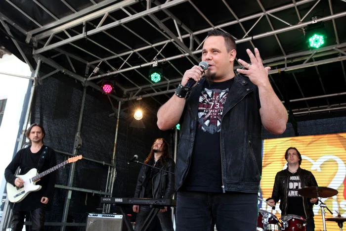 Ovidiu Anton a cântat în Centru Vechi foto: Sever Gheorghe