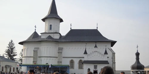 Neamt: Episcopia Romanului a devenit Arhiepiscopie