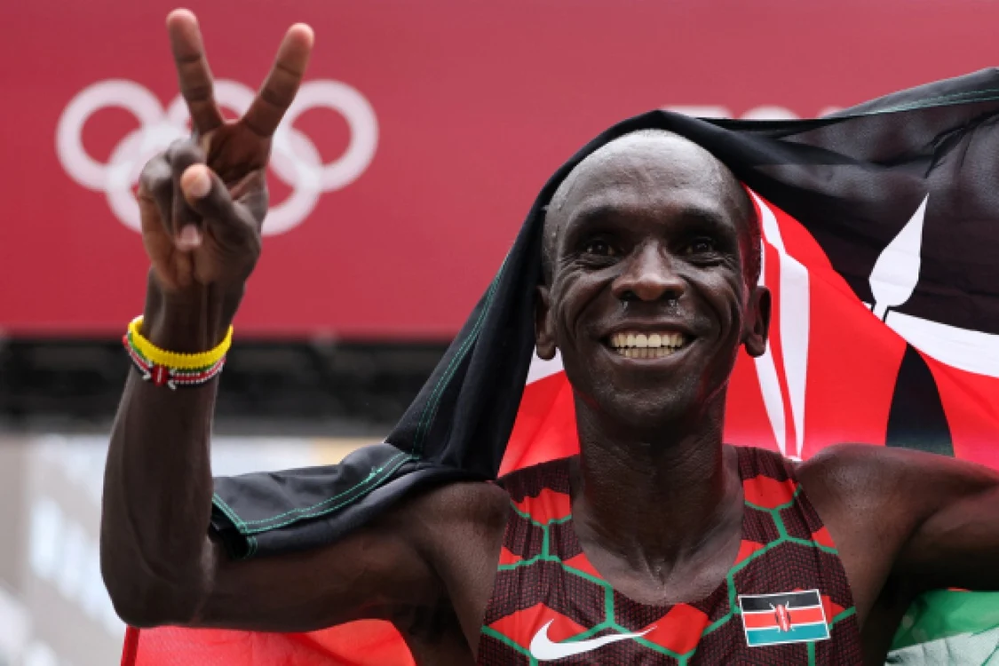 Eliud Kipchoge (Kenya), câştigătorul probei de maraton, care pune la bătaie cea mai răvnită medalie de aur