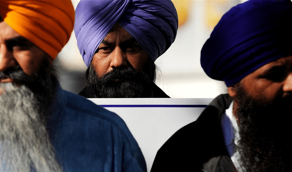  Recruții sikh din Infanteria Marină a SUA vor putea purta barbă și turbanul tradițional, potrivit deciziei unui judecător