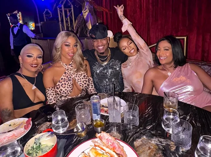 Ne-Yo, alături de iubitele lui, Arielle Hill, Brionna Williams, Cristina și Moneii
