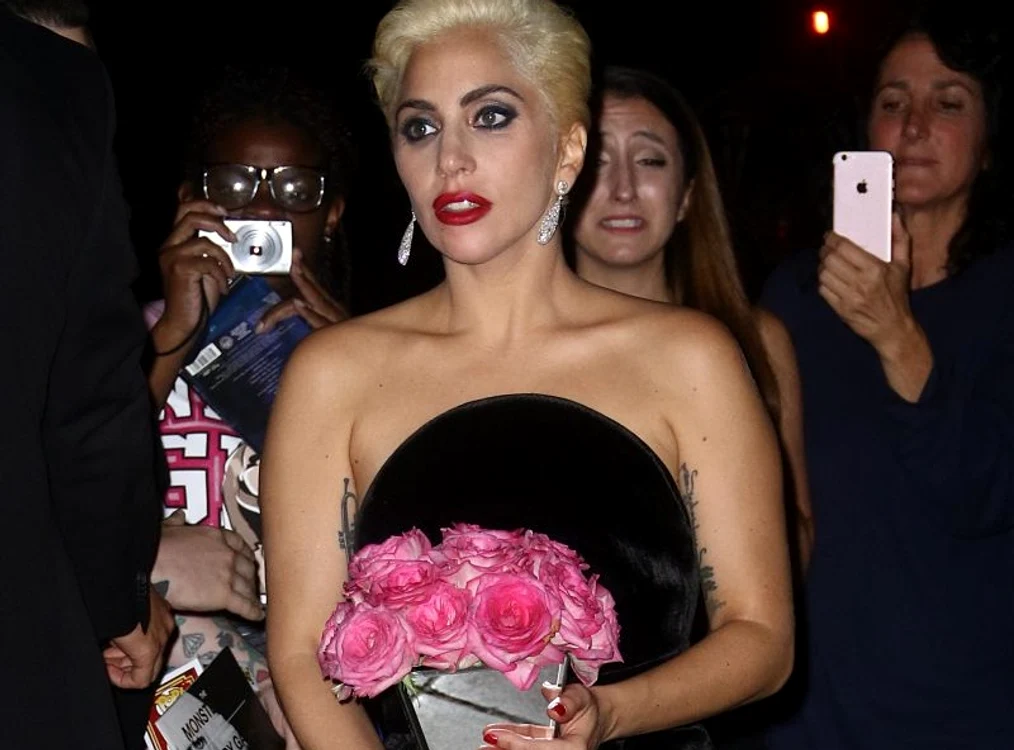 
    Lady Gaga a venit fără chiloți la aniversarea zilei de naștere a unui prietenFoto Splash News  