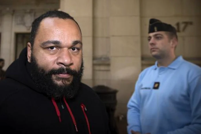 IUmoristul francez Dieudonné acuzat că făcea apologia terorismului FOTO AFP