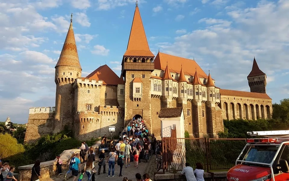 Castelul Corvinilor a fost cel mai vizitat obiectiv turistic din judeţ.