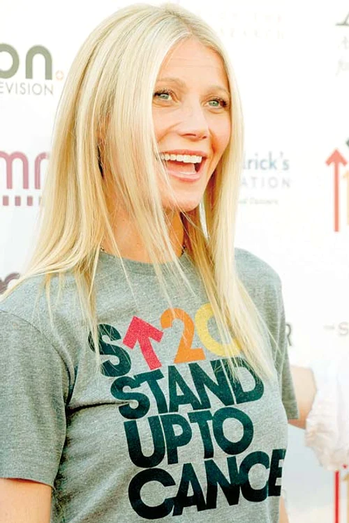 
    Gwyneth Paltrow  râde ca şi când nu  s-a întâmplat nimic (Fotografii: Reuters)  