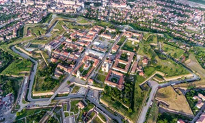 62403946 jpg