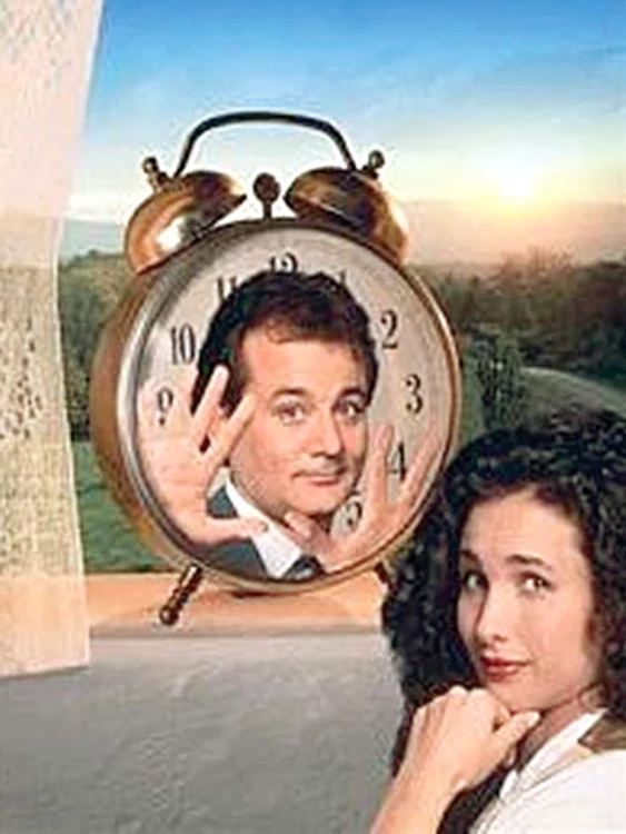 În filmul “Ziua cârtiţei”, Bill Murray interpretează un personaj care trăieşte aceeaşi zi la nesfârşit 