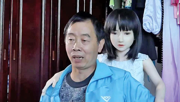 Păpuşile fac  parte din familie