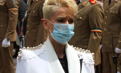 gabriela lucutar blonda inmormantare dichiseanu 1 jpeg