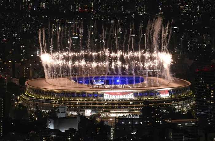 
    Artificiile au luminat cerut la închiderea Jocurilor Olimpice de la TokyoFOTO: EPA  