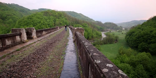 Viaductul Luncoiu de la Brad  Foto Daniel Guță  ADEVĂRUL (3) JPG