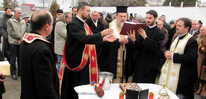 Preasfinţitul Vincenţiu a oficiat slujba