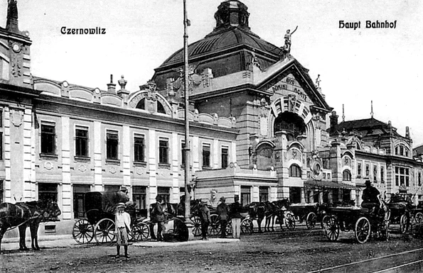 Cernăuţi, gara centrală la 1900  (foto: Wikimedia Commons)