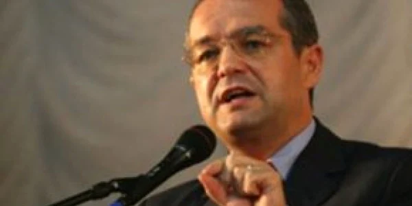 Emil Boc: Din 226 de agenţii vor rămâne doar 107