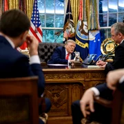 donald trump, la telefon cu vladimir putin foto x casa alba png