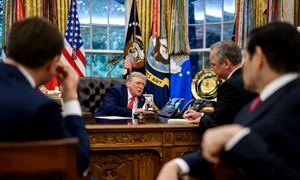 donald trump, la telefon cu vladimir putin foto x casa alba png