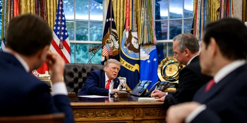 donald trump, la telefon cu vladimir putin foto x casa alba png