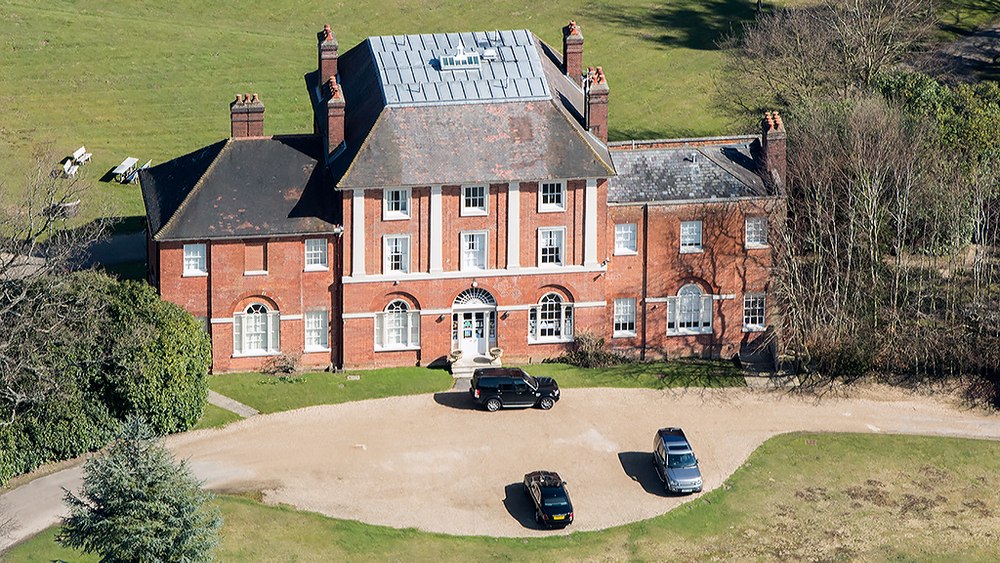 Mutare cu scandal. Două familii au fost evacuate pentru a face loc cuplului William și Kate. Vor locui într-un conac istoric de 328 de ani din Windsor