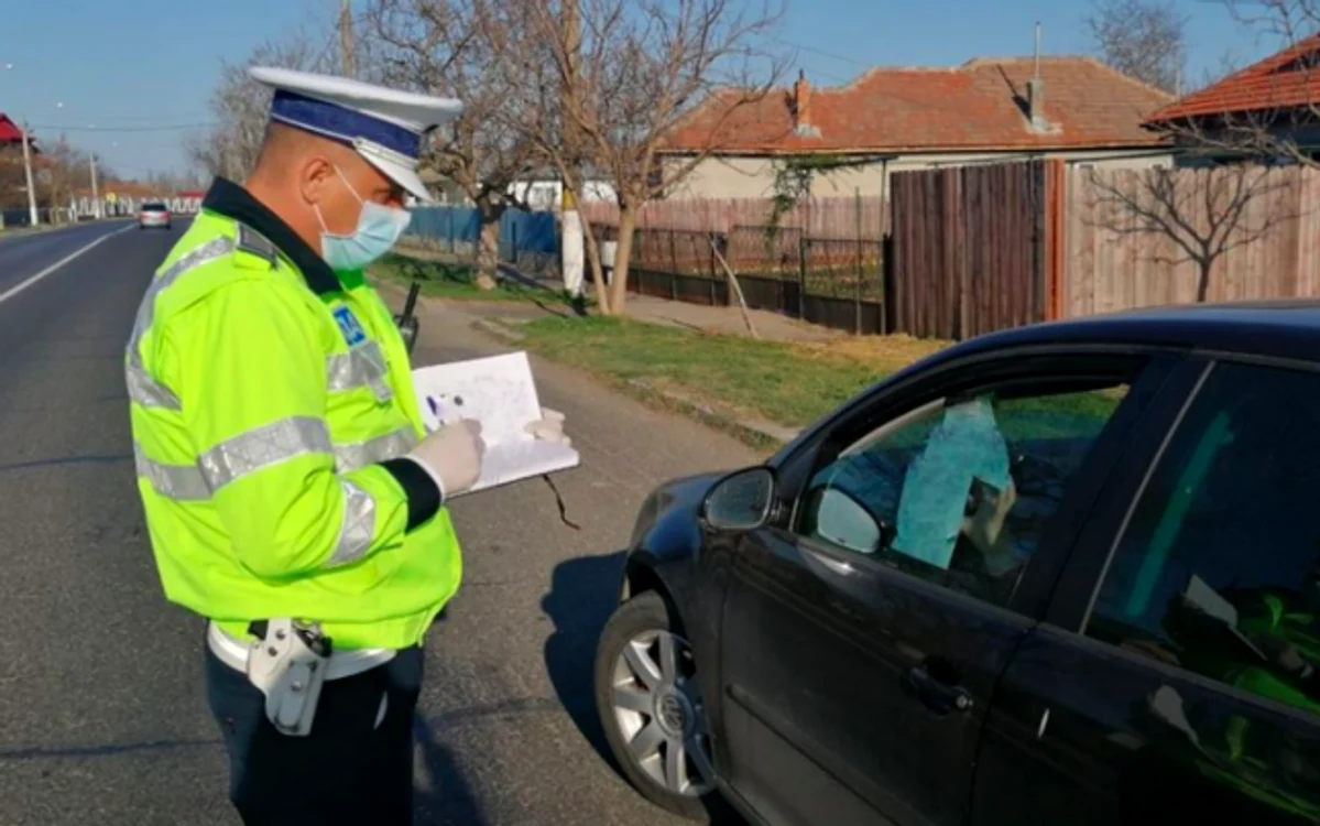 Poliţia verifică documentele                                                      FOTO: Facebook Poliţia Română