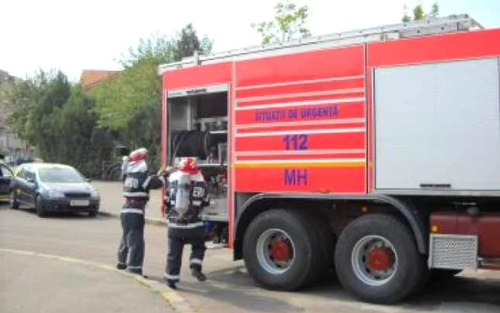 Turnu Severin: Incendiu la un depozit de carburant