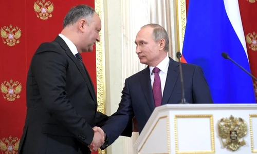 Moldovenii ar prefera să se unească mai degrabă cu Rusia decât cu România jpeg