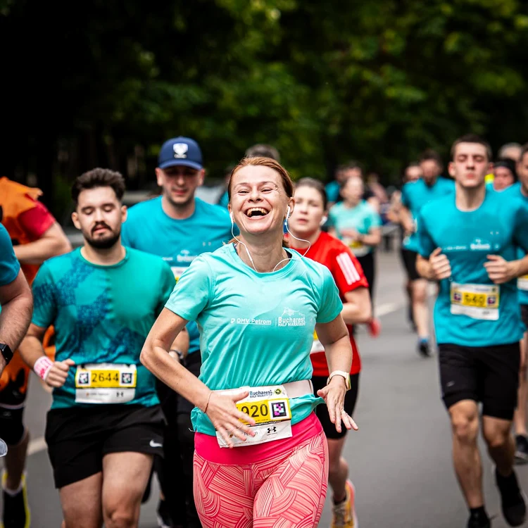 Peste 10.000 de alergători iau startul la semimaratonul Bucureşti Foto: Bucharest Half Marathon/FB
