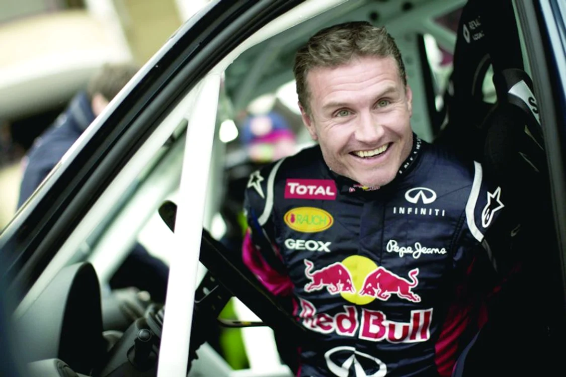 
    Coulthard a pilotat  