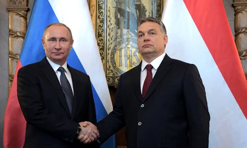 p 22 Vladimir Putin si Viktor Orb n WC jpg