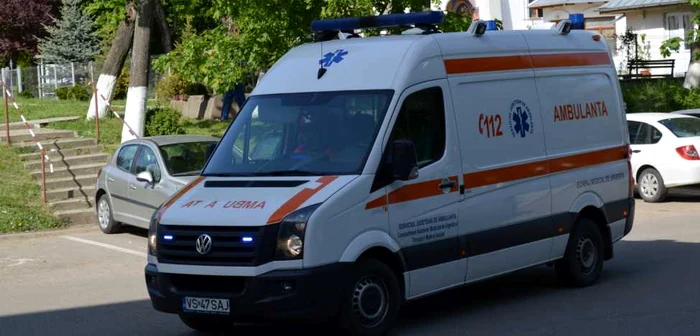 Bărbatul s-a stins din viaţă sub ochii echipajului de pe ambulanţa privată