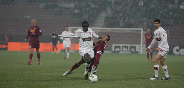 CFR Cluj a pierdut partida cu Dinamo cu scorul de 2-3.