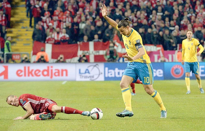 Pentru Ibrahimovic, barajul contra Danemarcei ar putea reprezenta finalul carierei la echipa naţională a Suediei, pentru care a evoluat de 110 ori Foto: AP