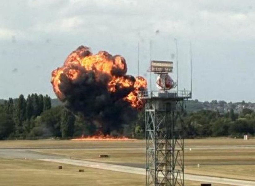 Un avion de mici dimensiuni s-a prăbușit pe un aeroport din Anglia. Martorii au văzut o „bilă de foc”