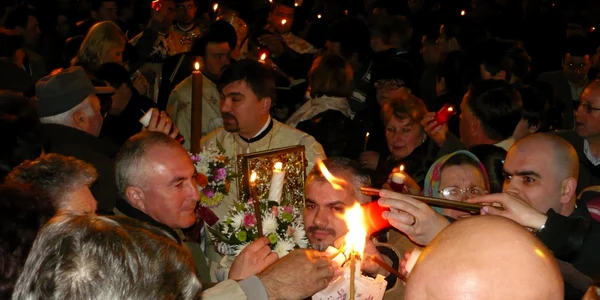 Credincioșii vor lua lumina