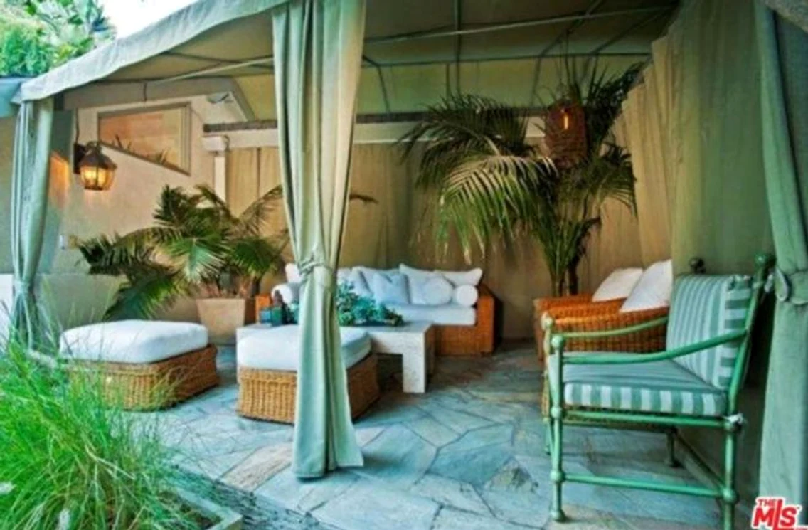 Sandra Bullock lists her West Hollywood home for $2 995 million jpeg