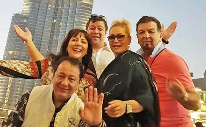 
    Vedetele au fost fascinate de cea mai înaltă  clădire din lume, Burj Khalifa (828 m)  