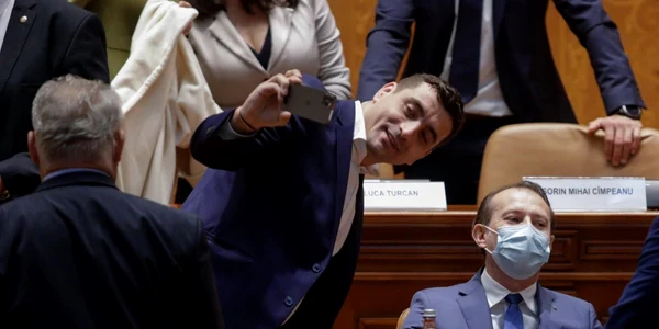Parlamentul dezbate moţiunea de cenzură depusă de PSD împotriva Guvernului Cîţu. Foto  Inquam Photos / George Calin