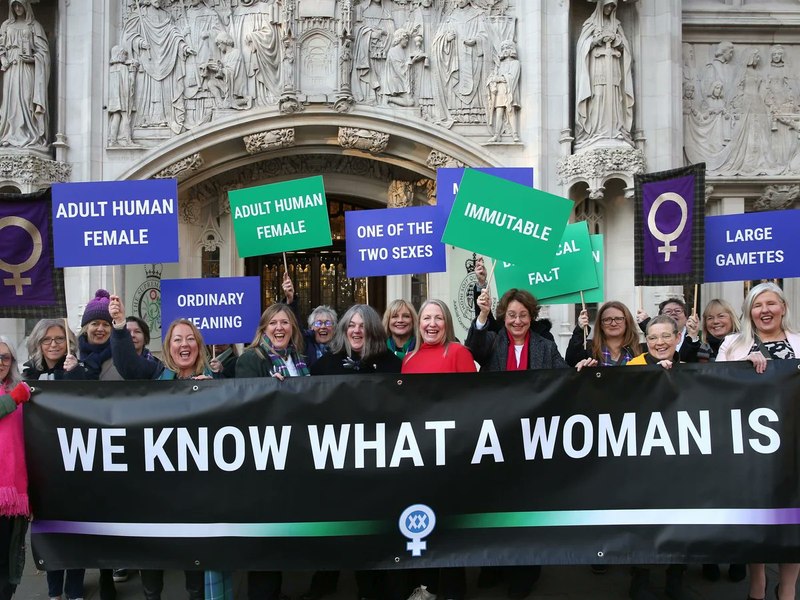 Curtea Supremă din Marea Britanie consideră că persoanele transgender nu pot fi definite ca femei
