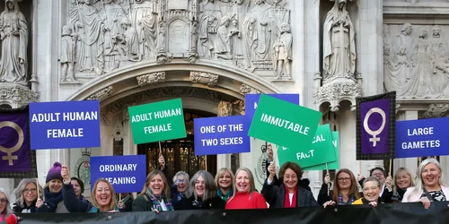 Curtea Supremă din Londra definește femeia foto X jpg