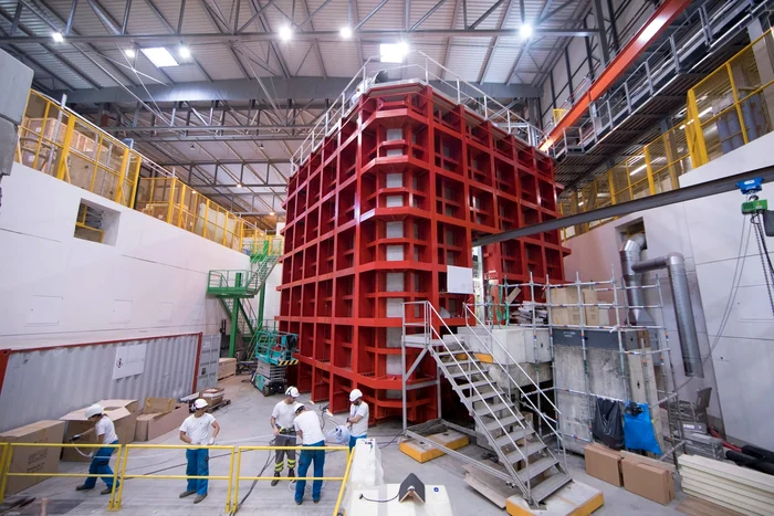 Un detector de neutrini de test, ProtoDUNE, a fost creat la CERN