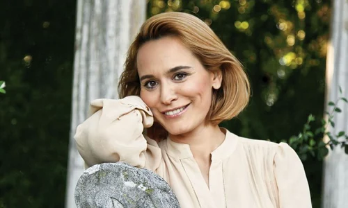 Andreea Esca a acceptat să pozeze goală când era gravidă cu Aris jpeg