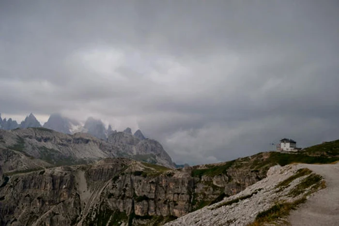 
    Prognoza meteo la munte în weekend anunță cer acoperit și temperaturi în scăderefoto: Click!  