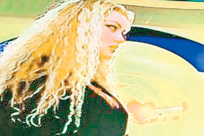 2013: În această toamnă, Bianca Drăguşanu  are de gând să se mărite cu Victor Slav (Foto: Marius Bărăgan)