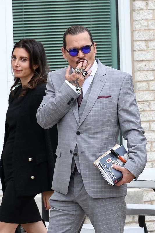 Depp și avocata lui