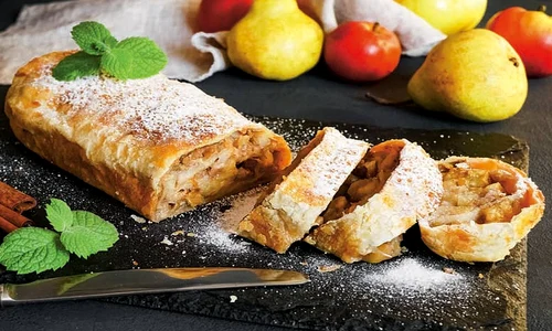 strudel cu mere si pere jpg