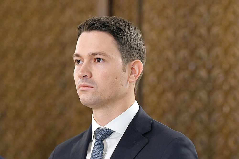 Deputatul PNL Robert Sighiartău dă vina pe guvernarea Ciolacu pentru criza bugetară. „Nu mă miră atacurile PSD la adresa lui Bolojan”