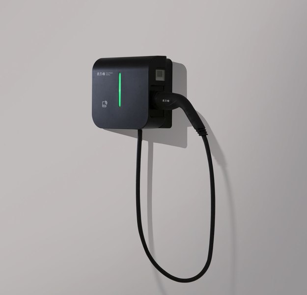O companie a lansat în România noi stații de încărcare rapidă la domiciliu a maşinilor electrice